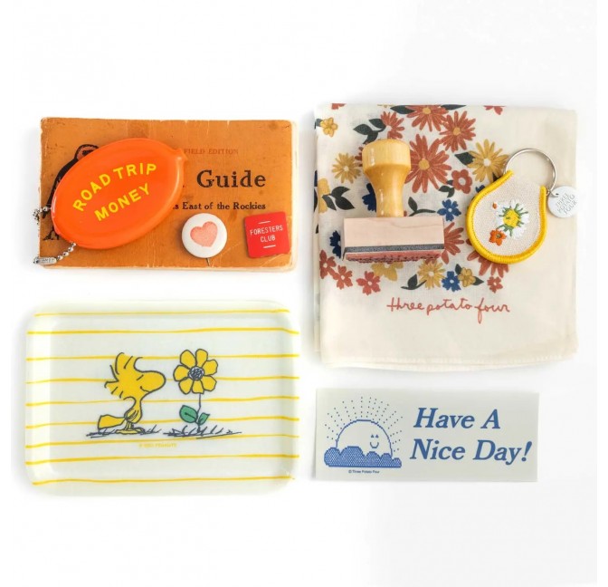 Woodstock Flower mini tray - Three Potato Four, exclusive at Titlee's