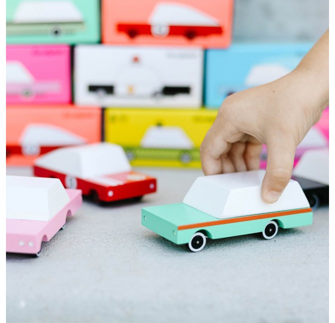 Voiture Teal Wagon en bois - Candylab Toys chez Titlee Paris