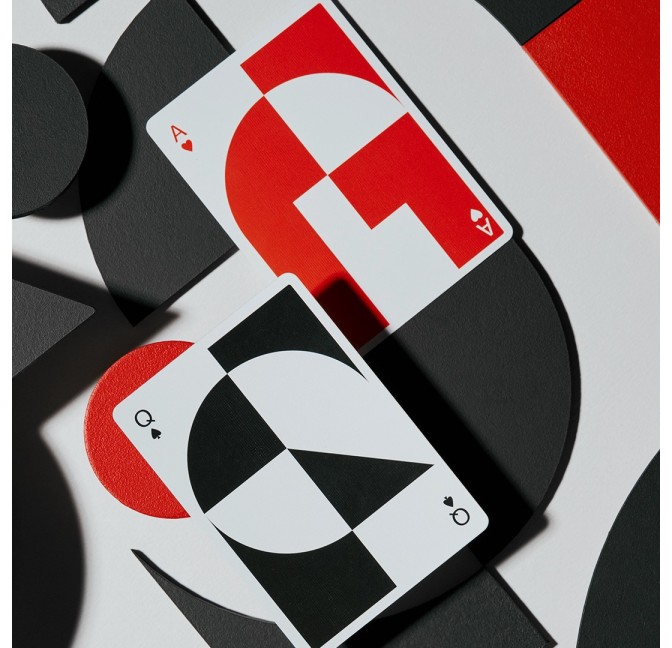 Just Type playing cards - Art Of Play at Titlee Paris