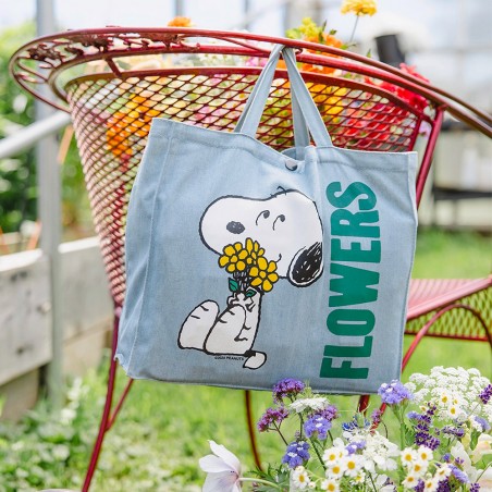 Sac shopping Snoopy Flowers en jean sérigraphié - Three Potato Four en exclusivité chez Titlee Paris