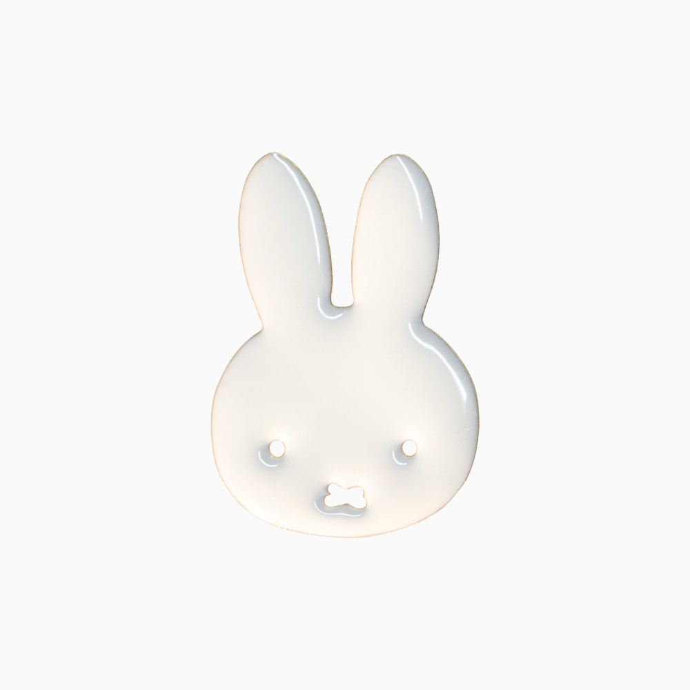 Pin's Miffy blanc - Titlee Paris x Miffy