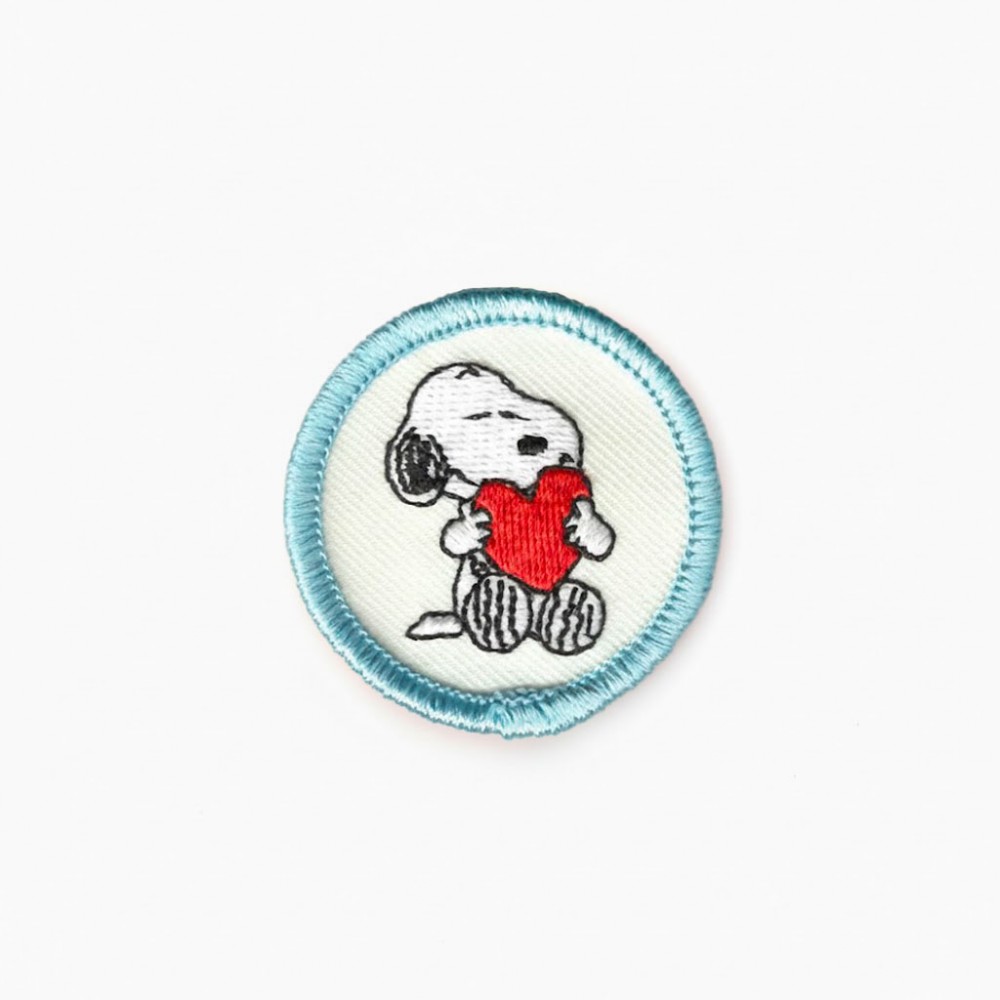 Écusson brodé thermocollant Snoopy Love – 4 cm - Peanuts x Titlee