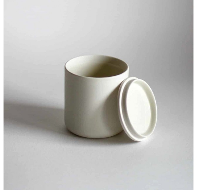 Porcelain lidded jar white - Kira Ni