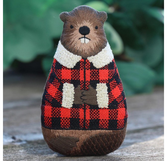 DIY embroidery starter kit beaver - Kiriki Press