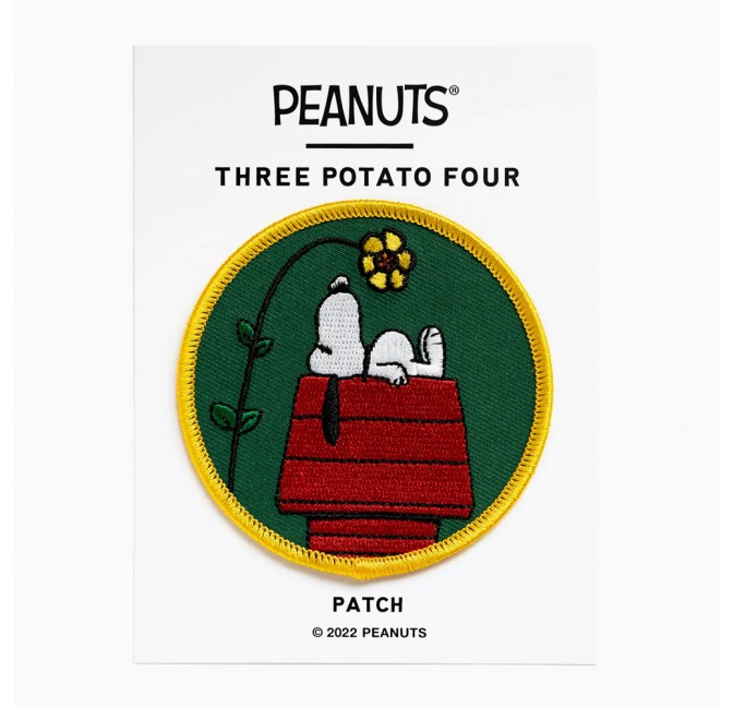 Patch Snoopy Flower Doghouse - Three Potato Four en exclu chez Titlee