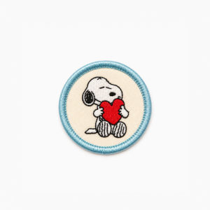Écusson brodé Snoopy Love – 4 cm - Titlee x Peanuts