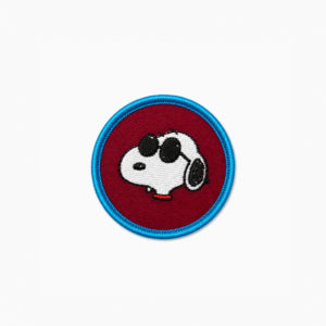 Écusson brodé Snoopy Joe Cool couleur – 4 cm - Titlee x Peanuts