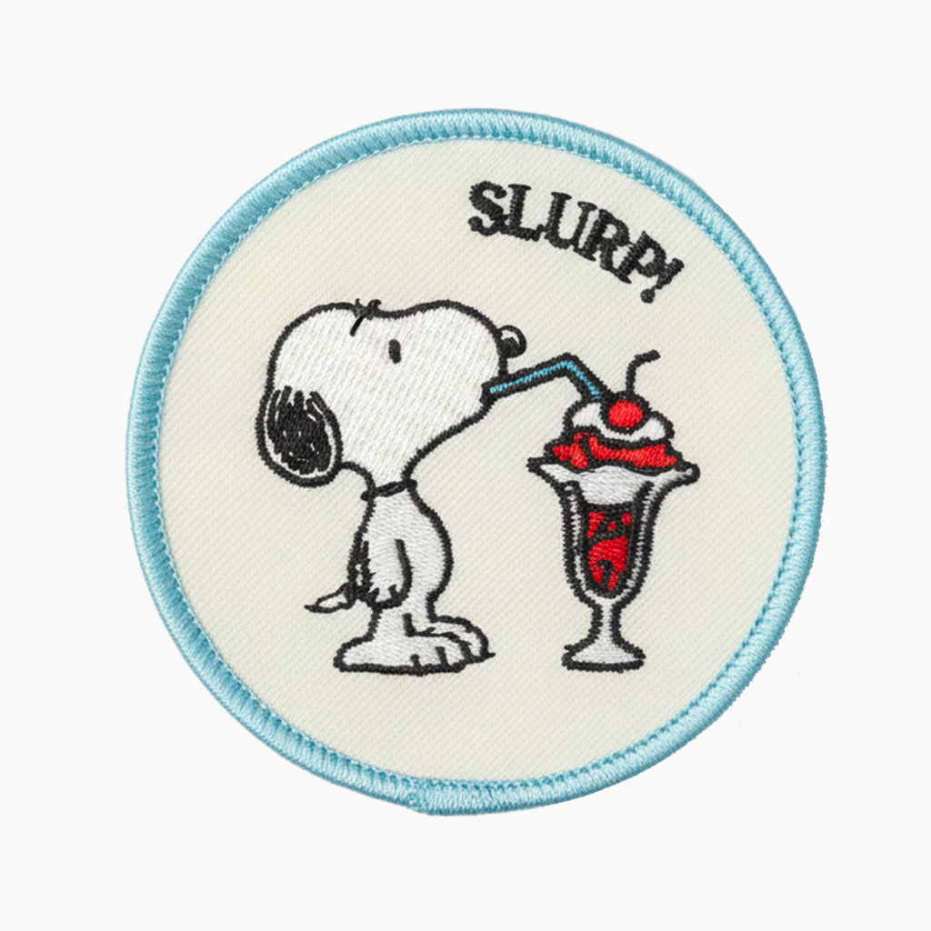 Écusson brodé Snoopy Slurp – 7,5 cm