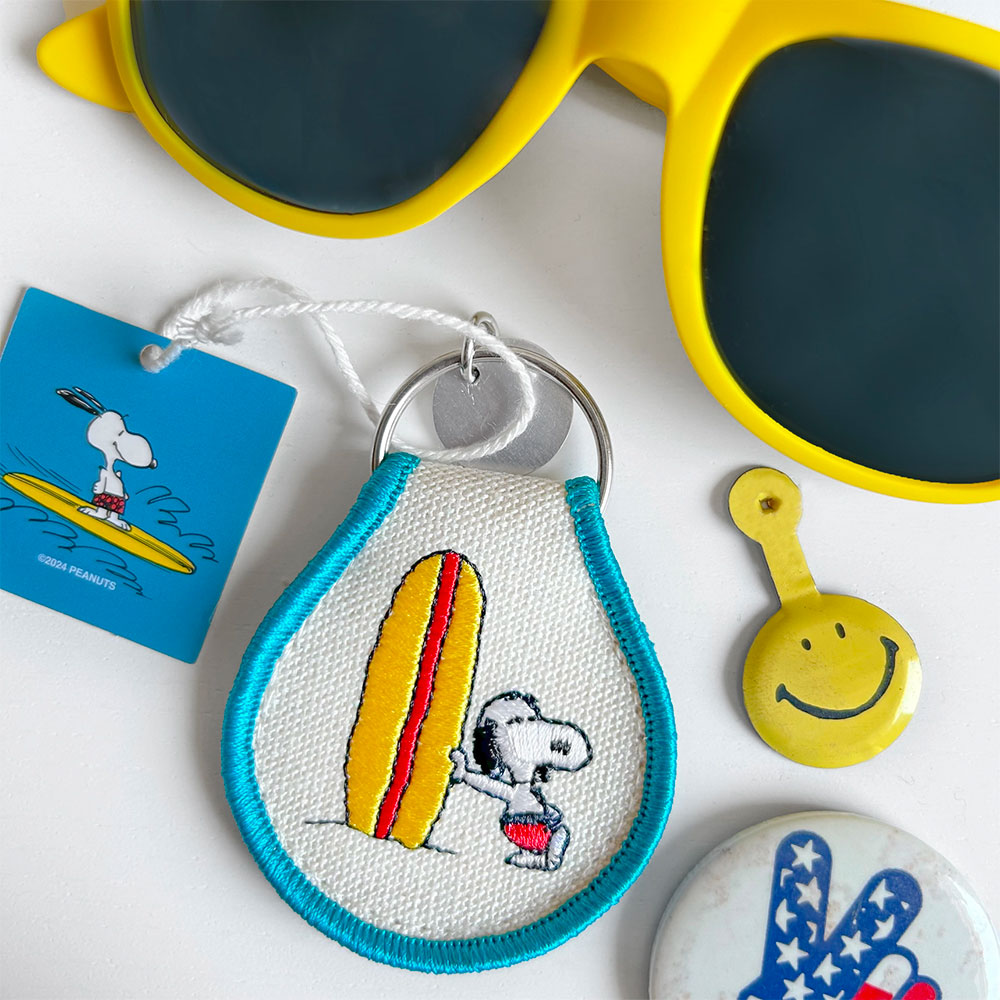 Porte-clés brodés Snoopy Surfer